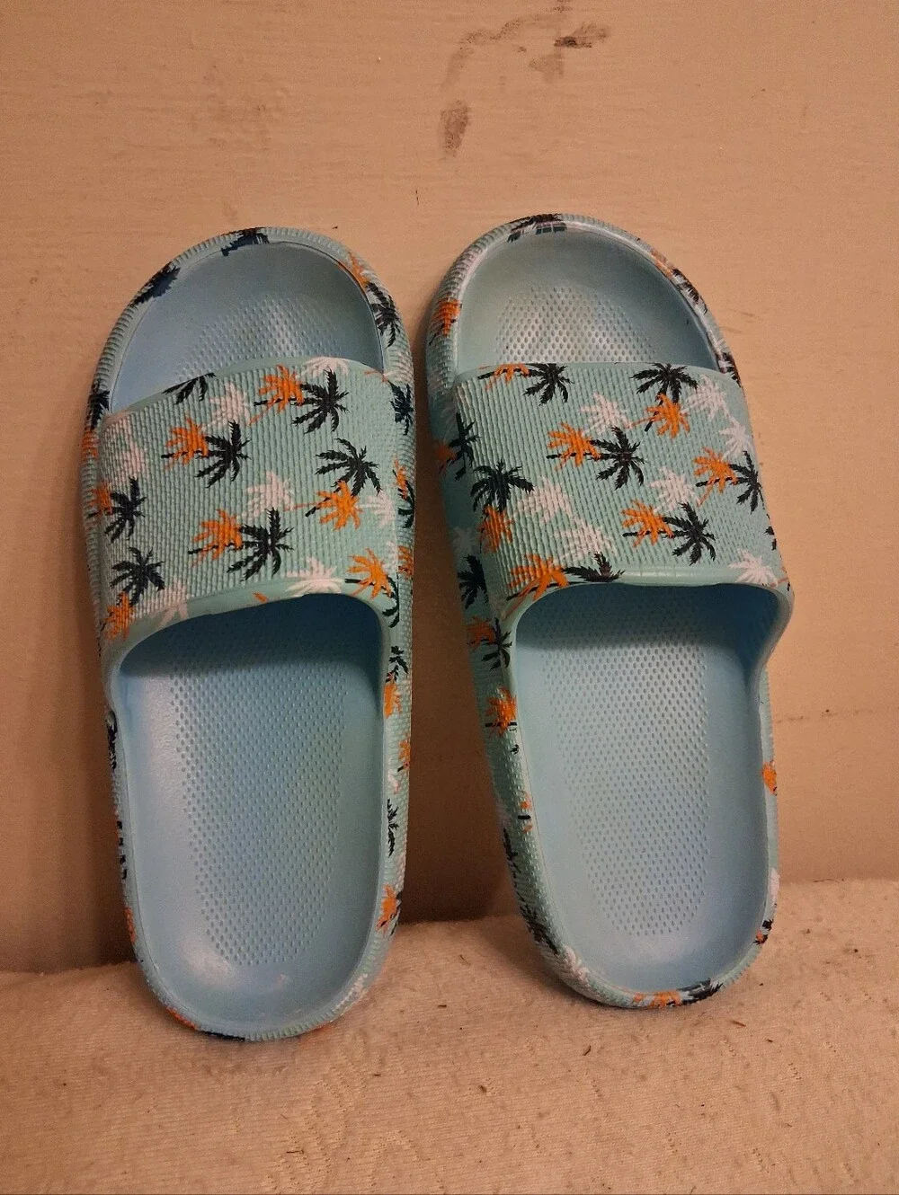 Kids Light Blue Tropical Palm Slide Sandals similar to Crocs EU Size 34, US 2